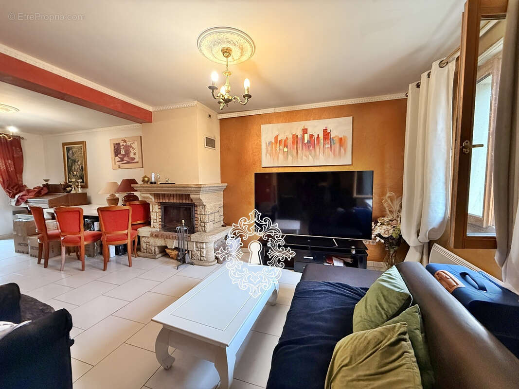 Maison à DONNEMARIE-DONTILLY