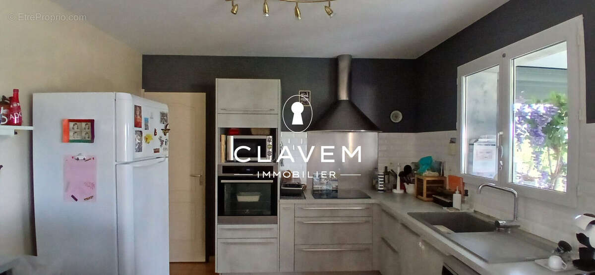 Maison 130 m² à Saint-Romain-La-Virvee  - photo 6