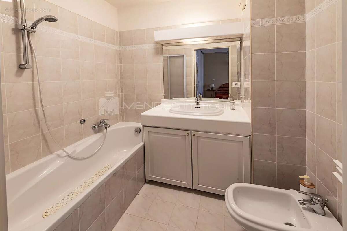 Residence de prestige 3 pieces vue mer cap d'ail - photo 14
