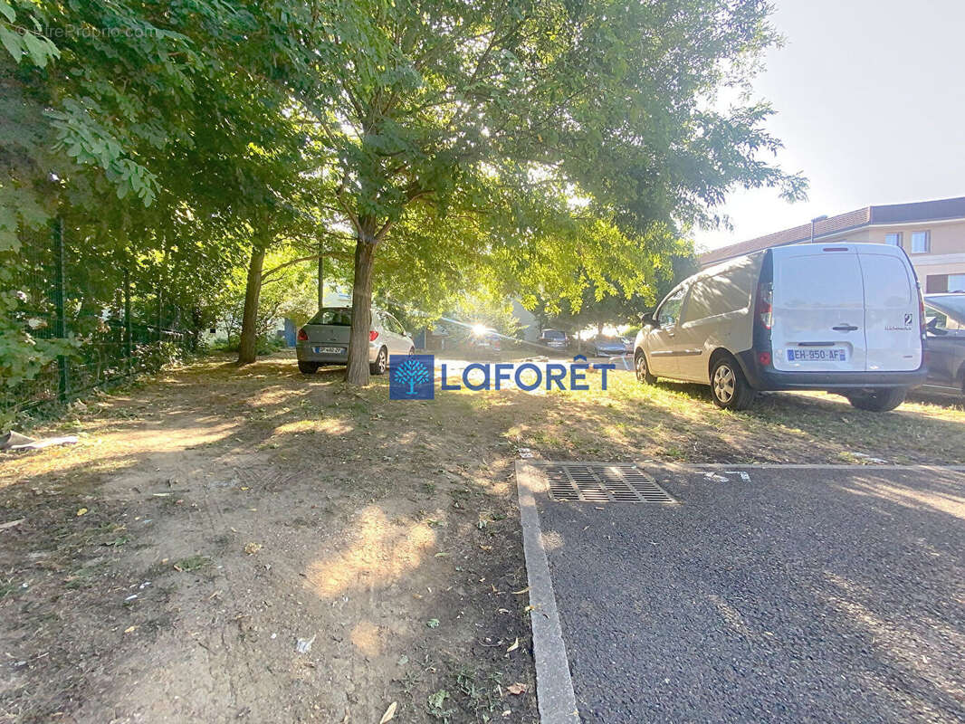 Parking / box Saint Pierre Du Perray - photo 3