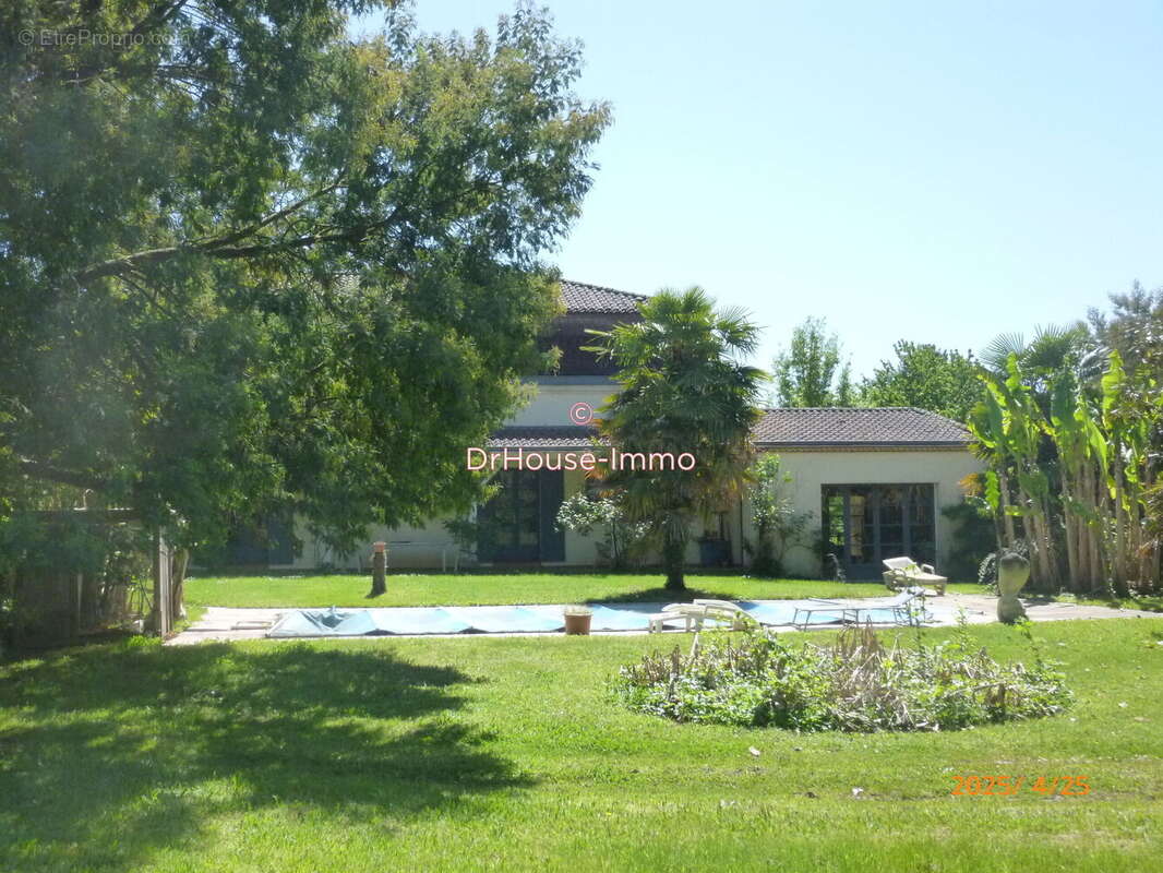 Maison à FAUGUEROLLES