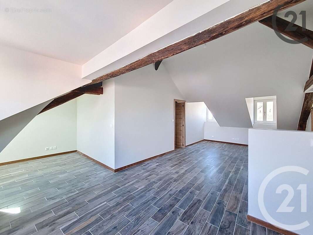 Appartement à BRIE-COMTE-ROBERT