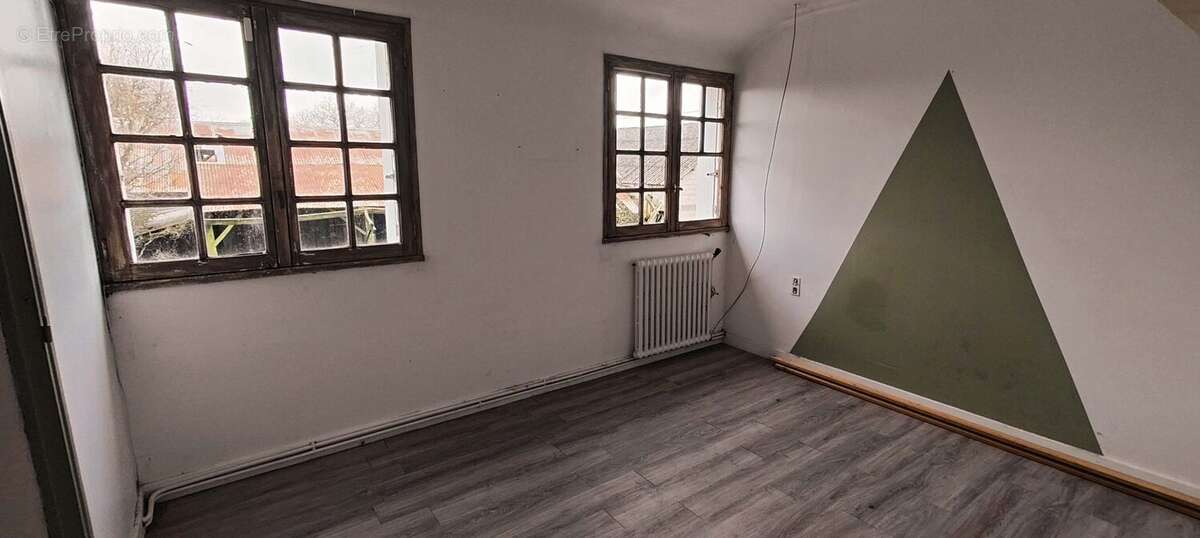 Maison à SAINT-THELO