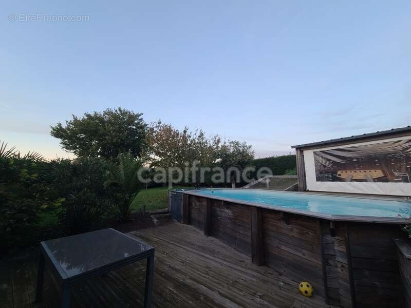 Maison à BUSSAC-SUR-CHARENTE