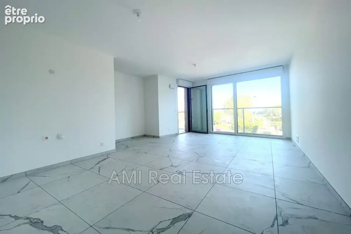 Appartement 59 m² à Saint-Laurent-Du-Var  - photo 4