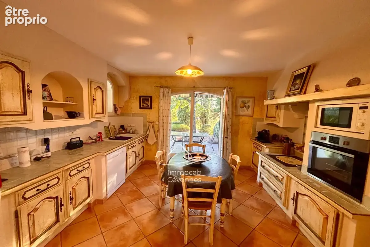 Maison 5 pièces 138 m² à vendre à Ales (30100) - photo 9