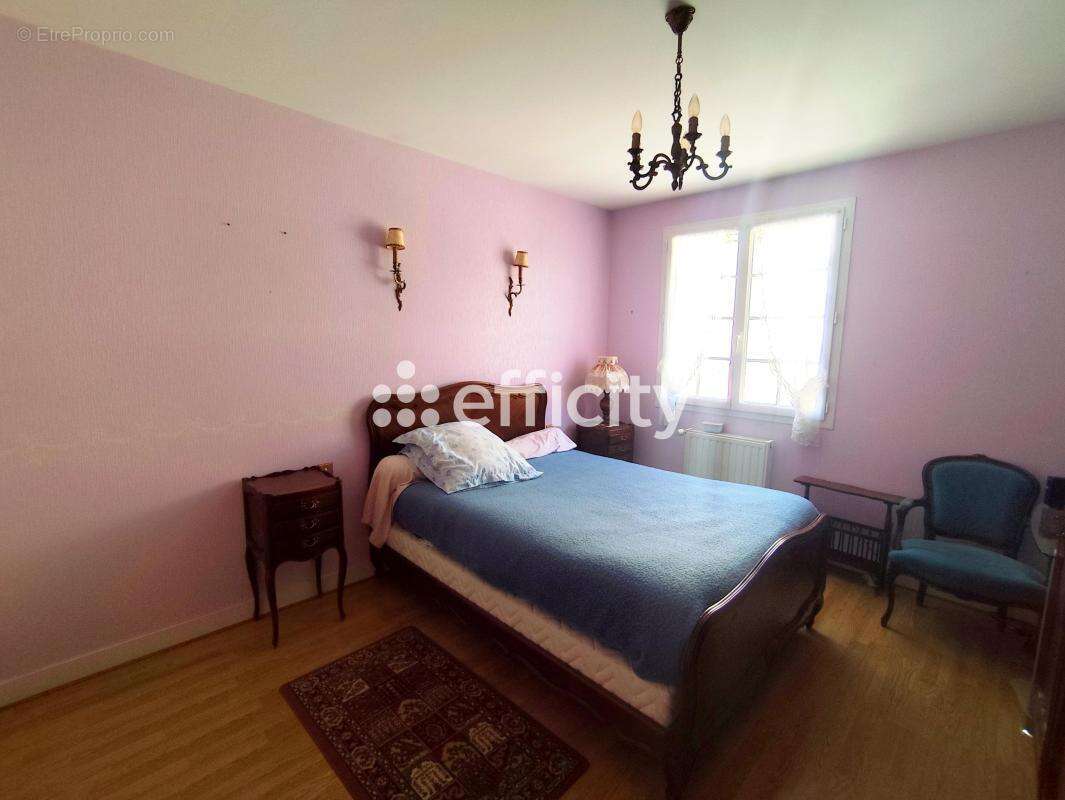Maison 102 m² à Baignes-Sainte-Radegonde  - photo 9