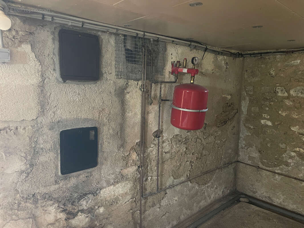 Maison à SAINT-MARCEL-EN-MARCILLAT