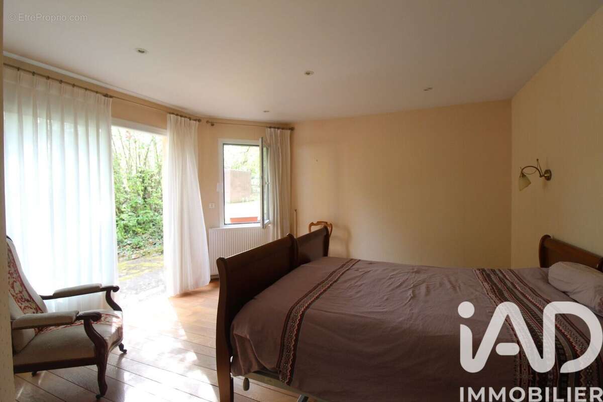 Maison 152 m² à Pruille-Le-Chetif  - photo 7