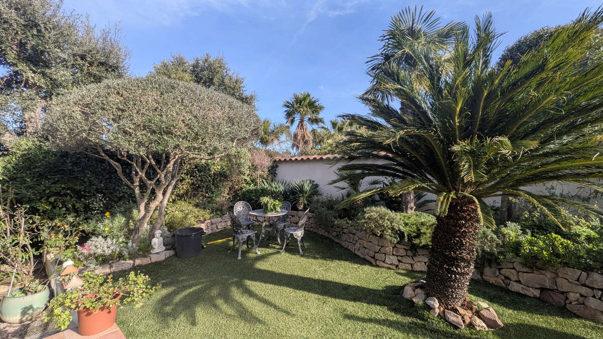 Maison à FREJUS
