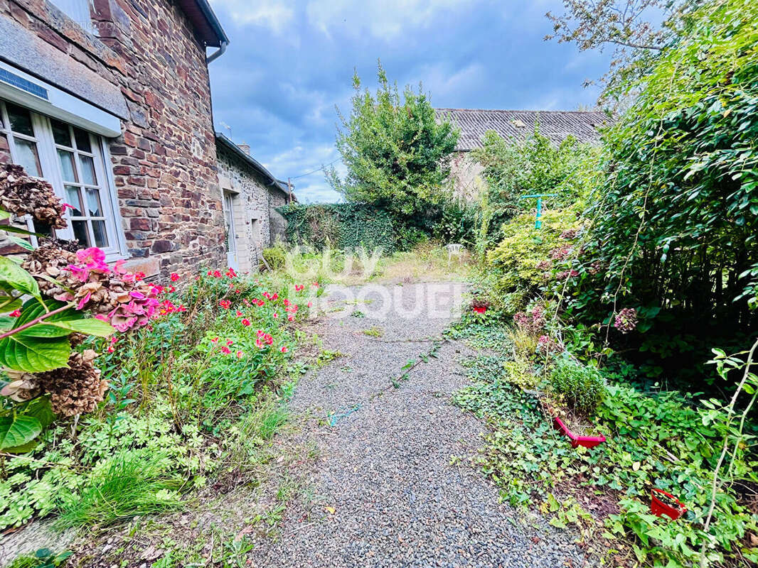 Maison à BAGUER-PICAN