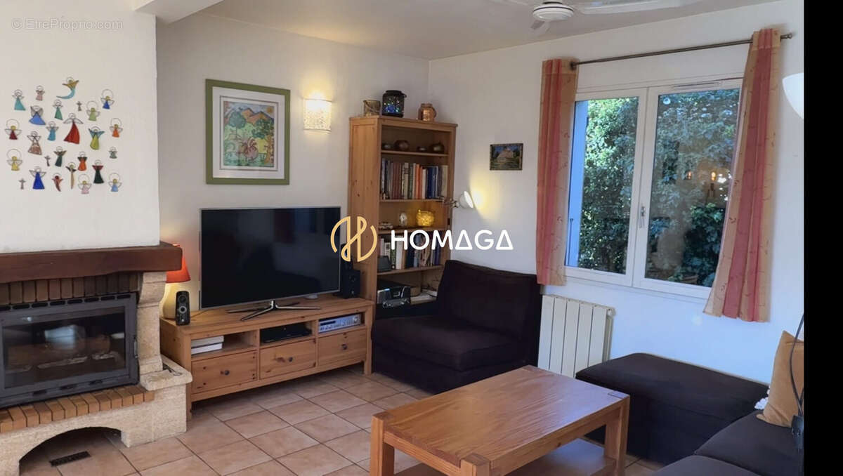 Salon / Salle à manger  - Maison à VITROLLES