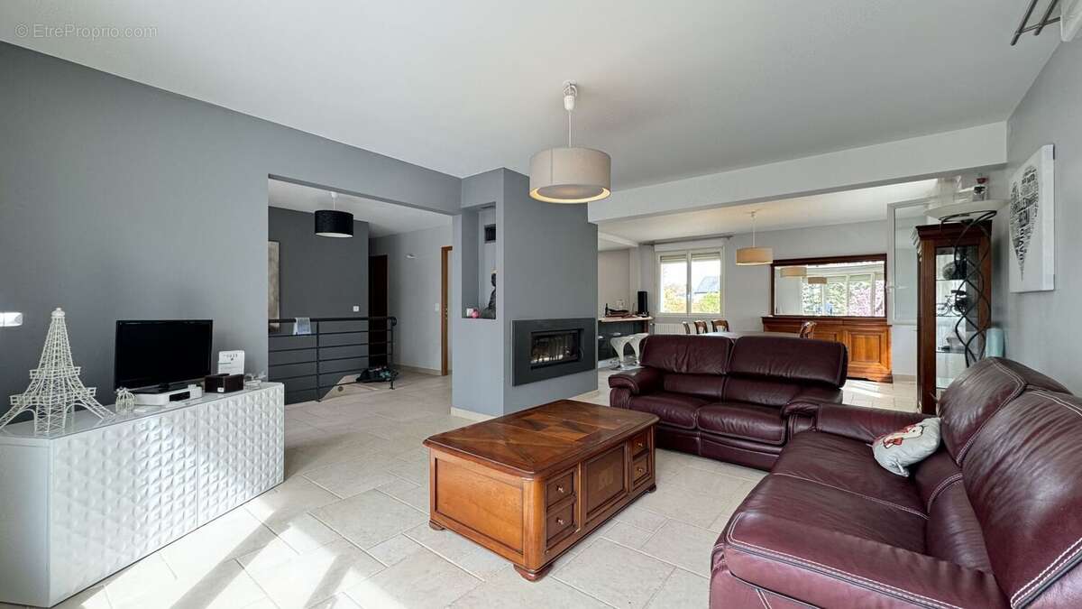 Maison à DAMMARIE-LES-LYS