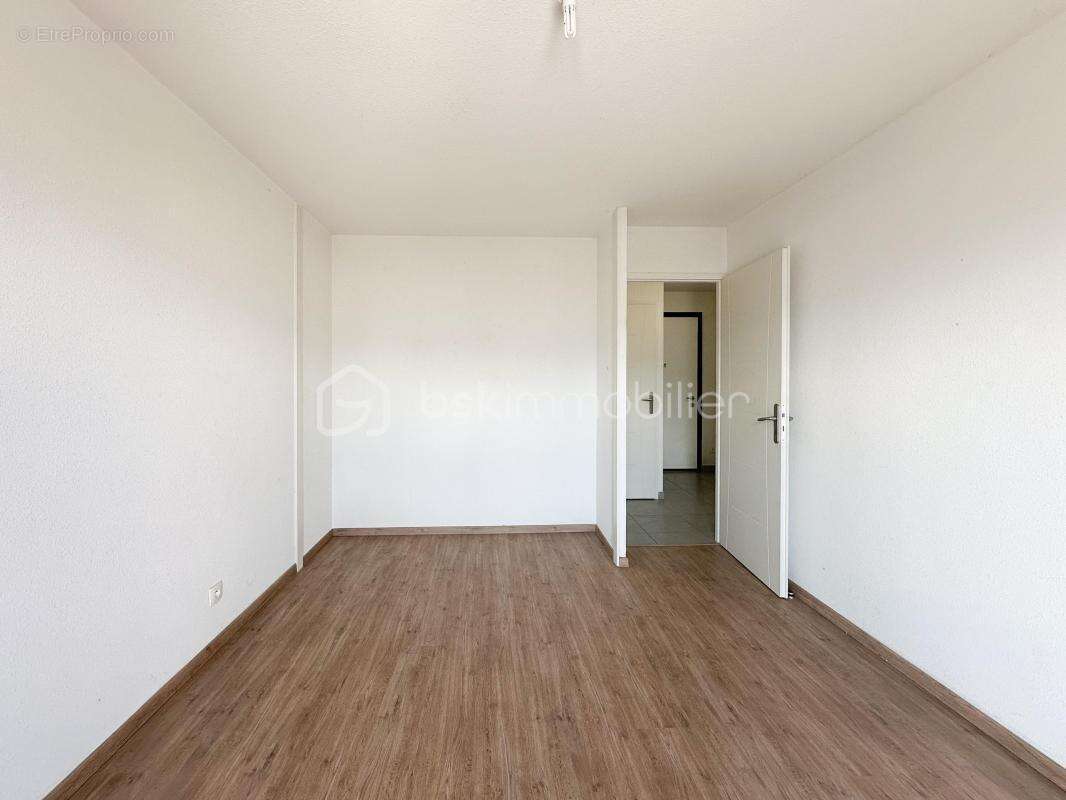 Appartement type 3 - dernier etage - terrasse et vue degagee montagnes - photo 10