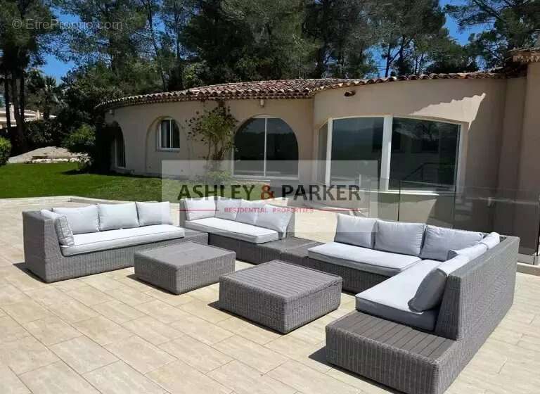 Maison à MOUANS-SARTOUX