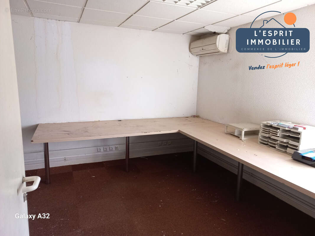 Commerce à COIN-LES-CUVRY