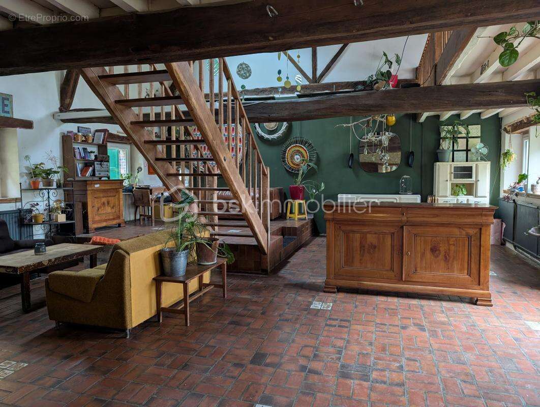 Maison à EGRISELLES-LE-BOCAGE