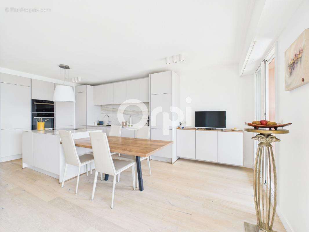 Appartement à MANDELIEU-LA-NAPOULE