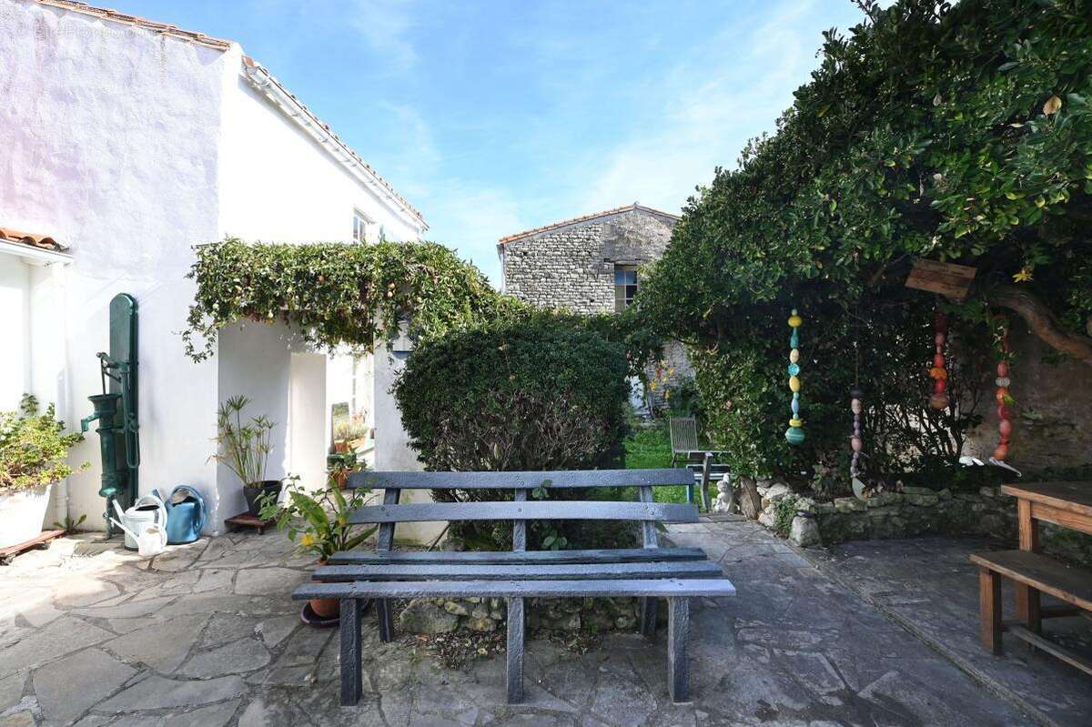 Typique maison rétaise à vendre st clement authenticite charme - photo 23