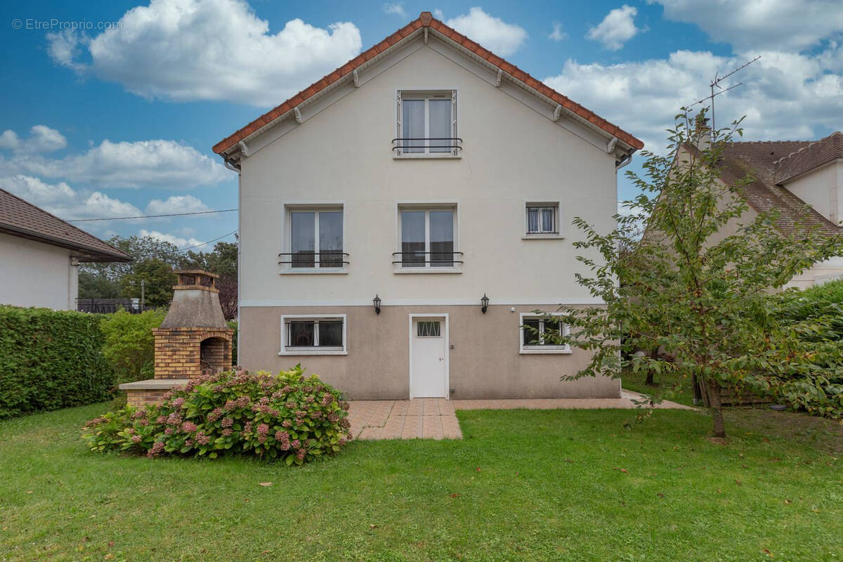 Maison à PONTAULT-COMBAULT