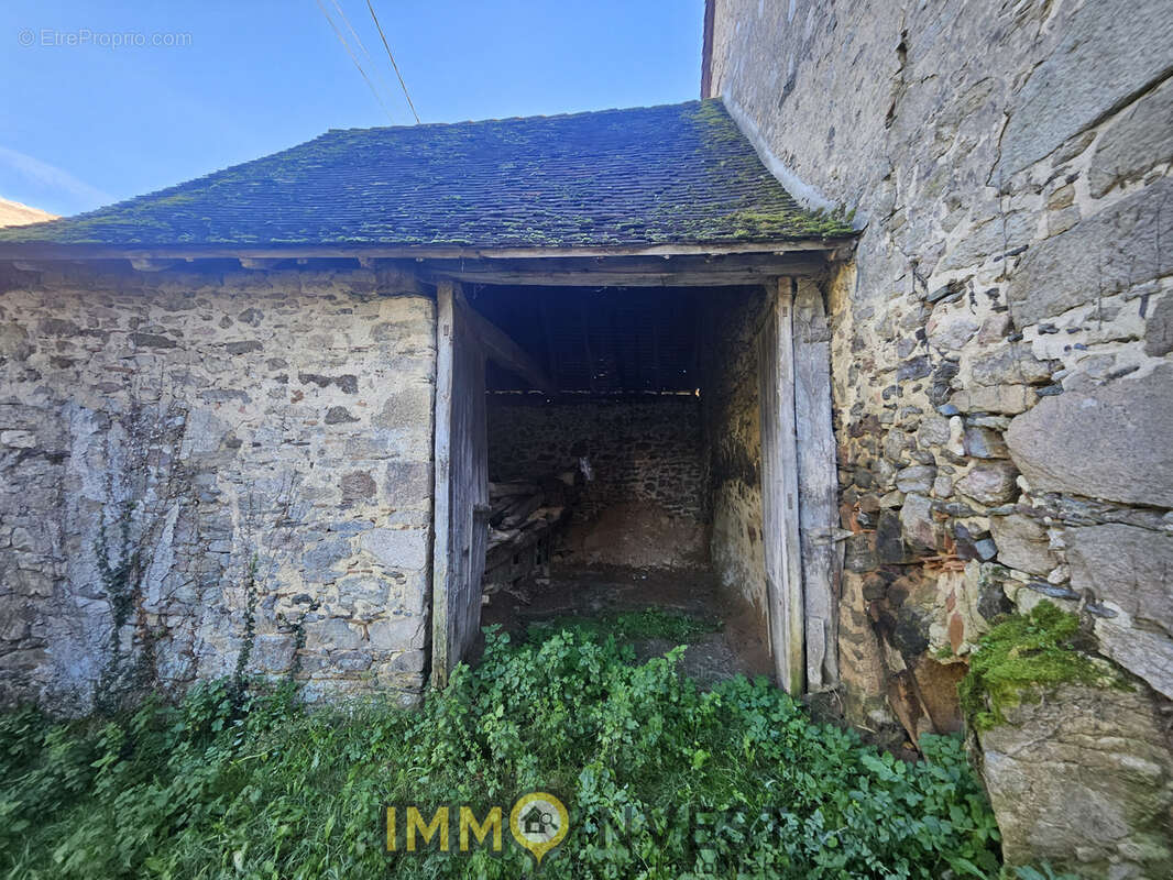 Maison à SAINT-HILAIRE-LES-PLACES