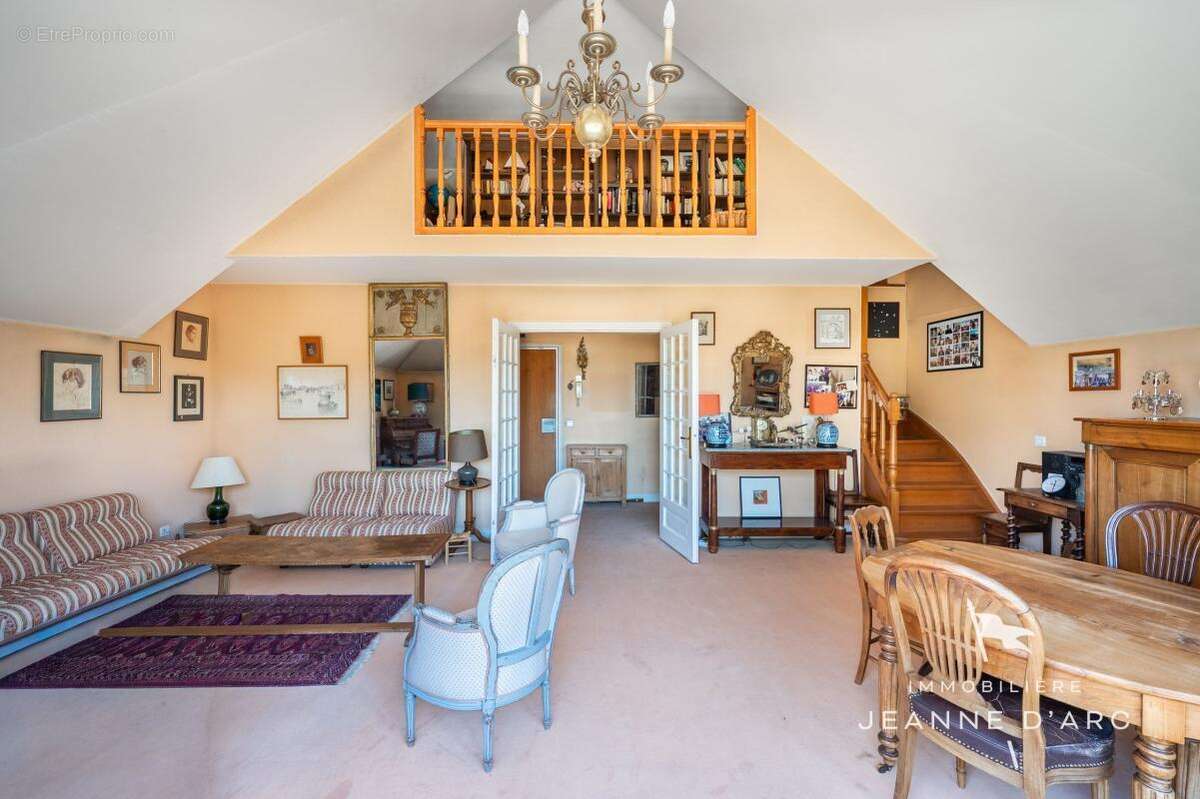 Appartement à VERSAILLES