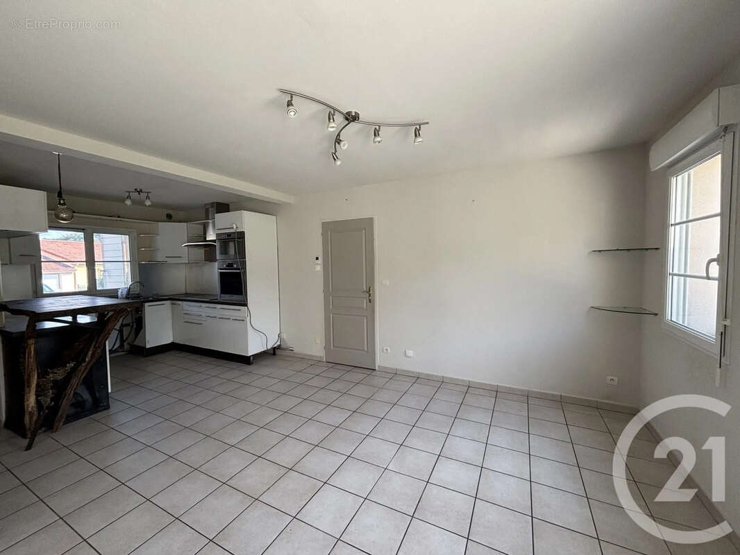 Maison à VILLEVOCANCE