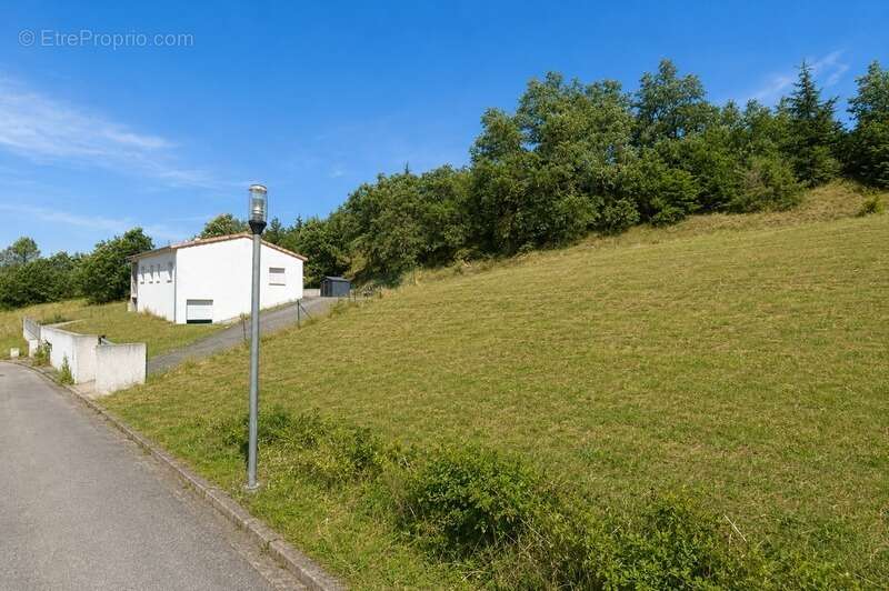 Terrain constructible 891 m² – Vue dégagée – Belpech (11420) - photo 3