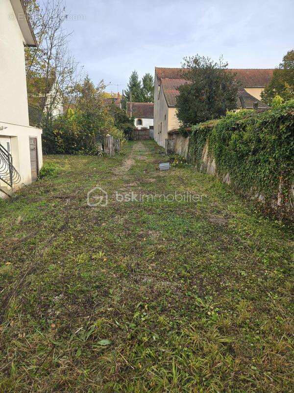 Maison à BRIENON-SUR-ARMANCON