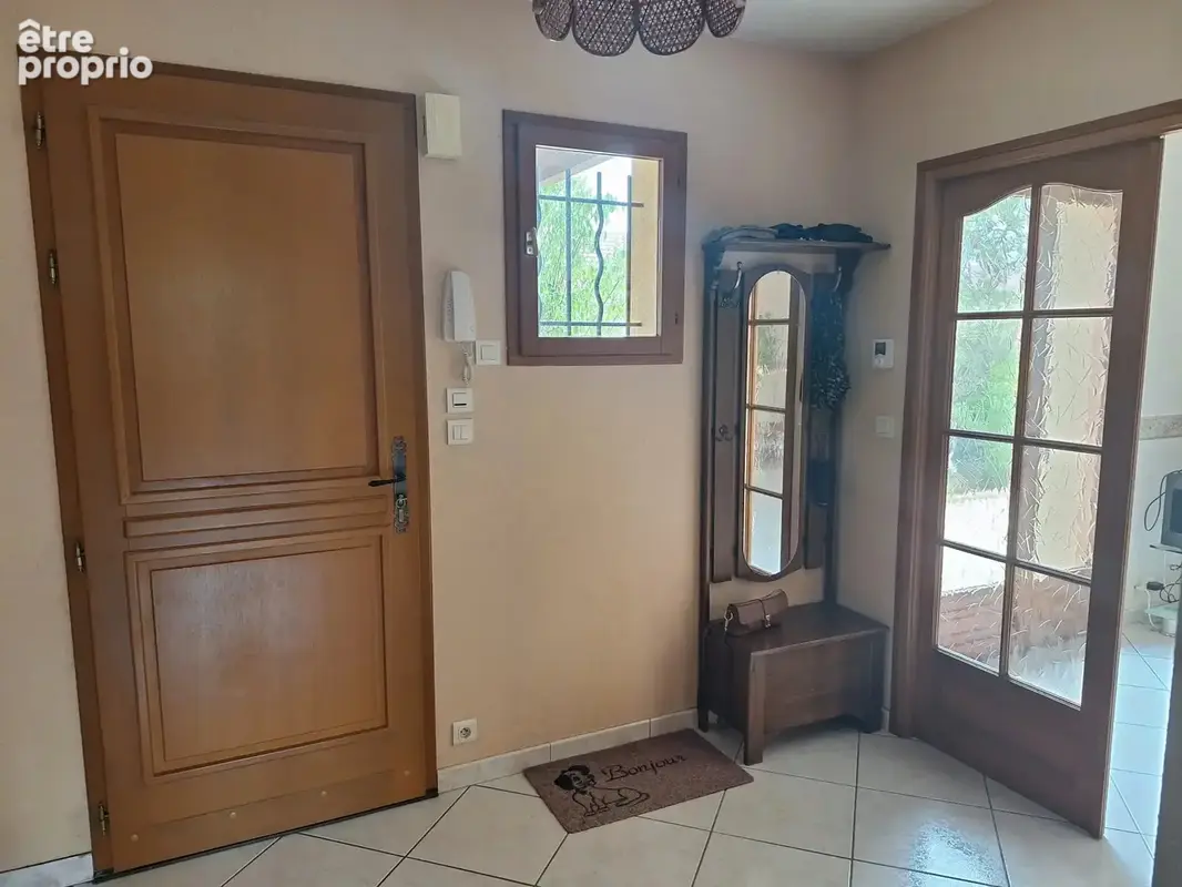 Spacieuse villa 155m², au calme absolu, 5 chambres , sous sol, sur 747 m² - photo 4