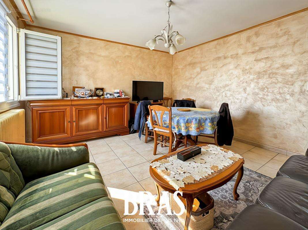 Saint sebastien sur loire - appartement t3 + cave + parking - photo 4