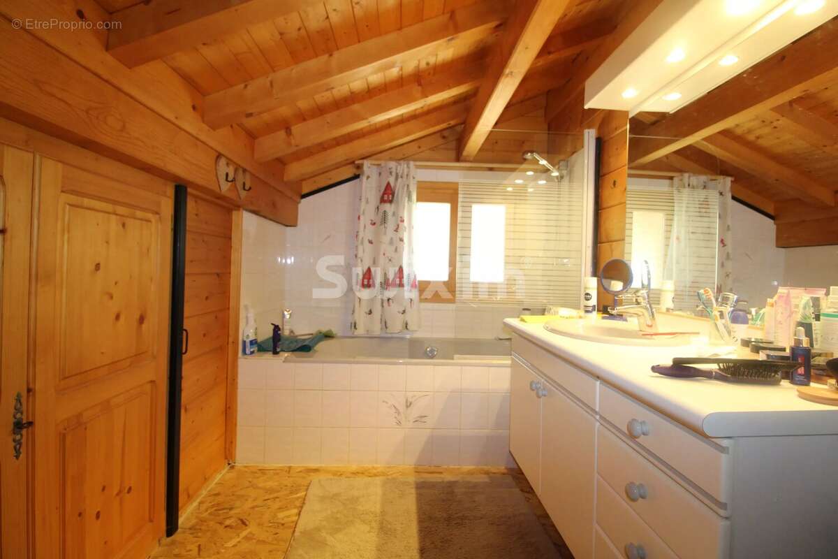 À vendre – Chalet en madriers 4 pièces avec terrasse panoramique – Habère-Lullin (Vallée Verte) - photo 3