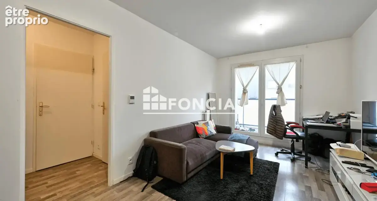 À vendre – Charmant 2 pièces avec loggia et parking à Cergy-le-Haut - photo 2