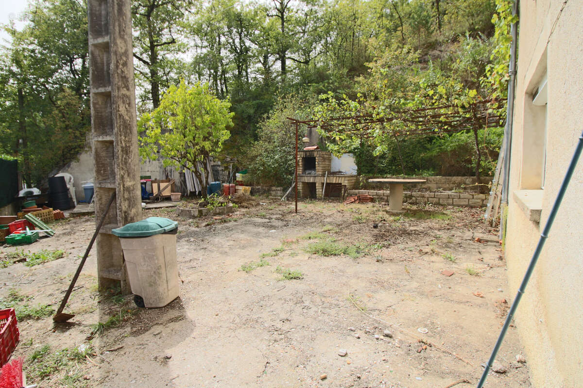 Maison à PUY-L&#039;EVEQUE