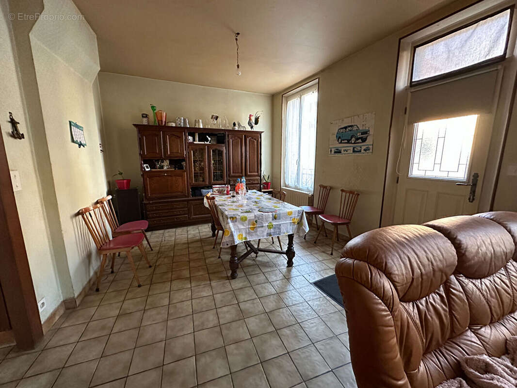 Maison à FERE-CHAMPENOISE