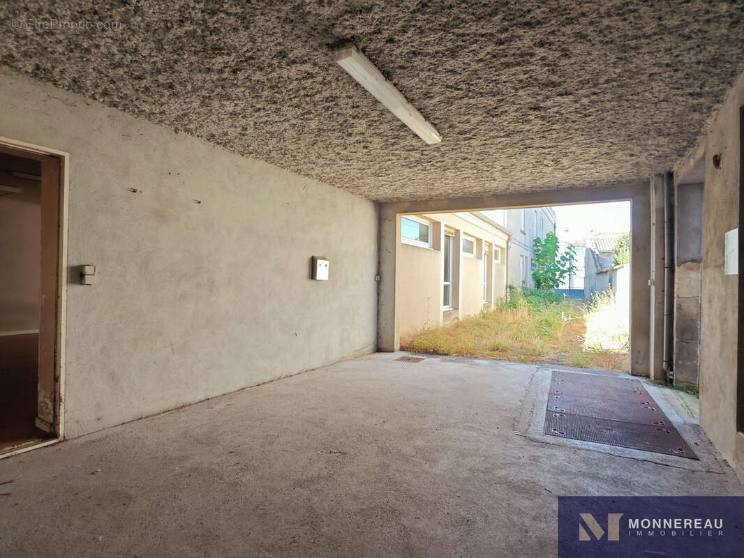 Immeuble centre segonzac - photo 11