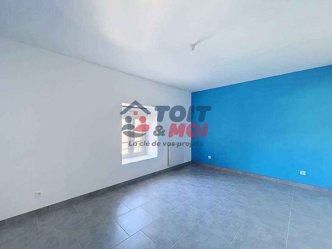 Grande maison familiale, studio indépendant et combles aménageables. - photo 11
