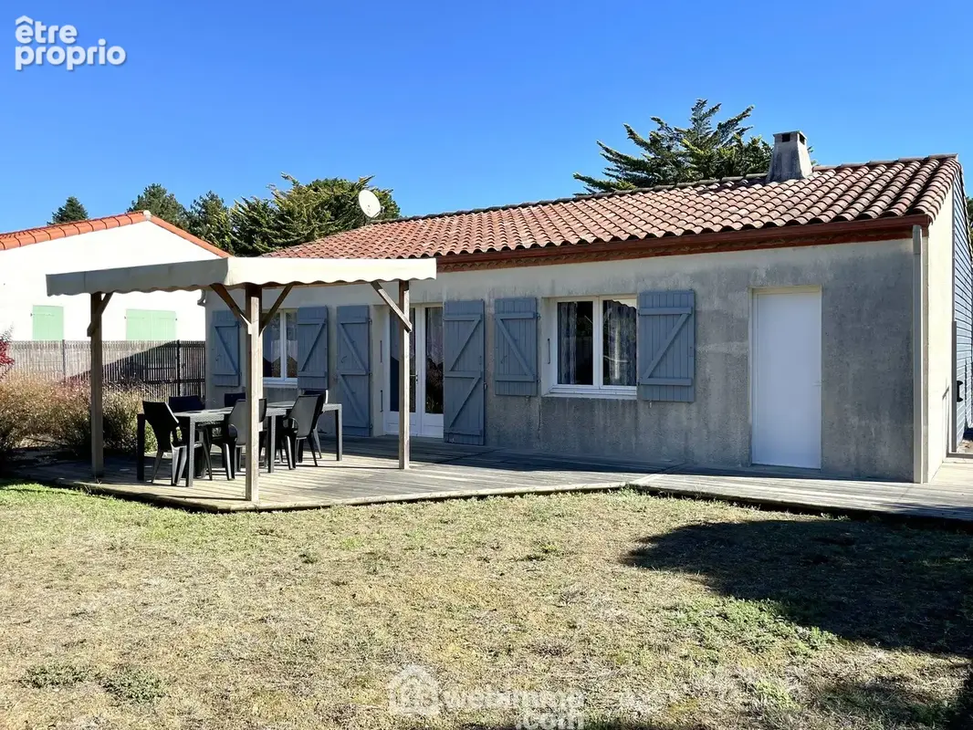 Maison de plain-pied au calme de son lotissement.