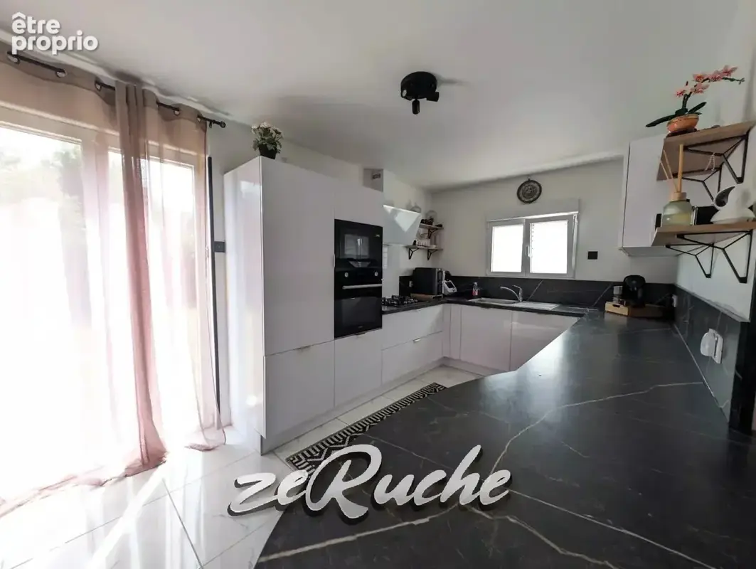 A vendre Maison familiale de 141 m² à Colombelles - photo 5