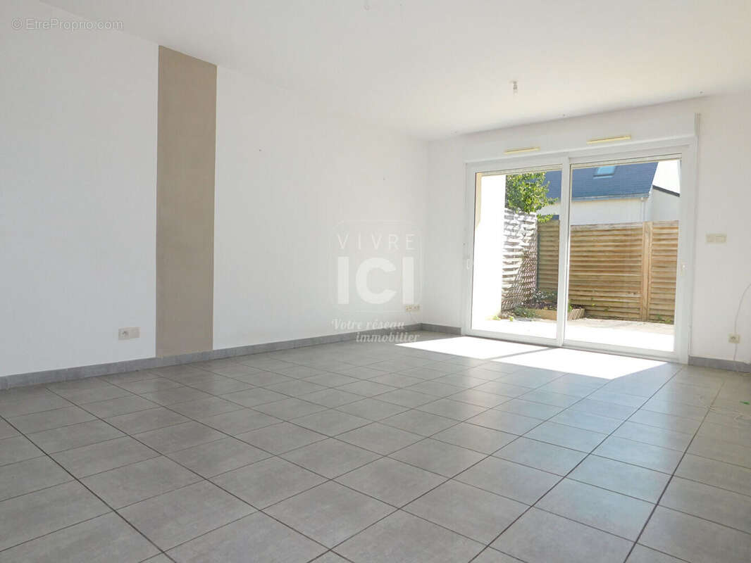 Maison Murs Erigne 86 m² - photo 2