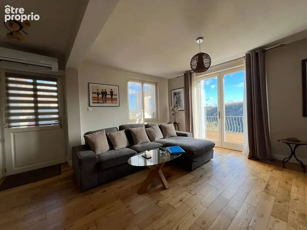 Maison entièrement restaurée avec vue exceptionnelle sur les hauteurs. - photo 7