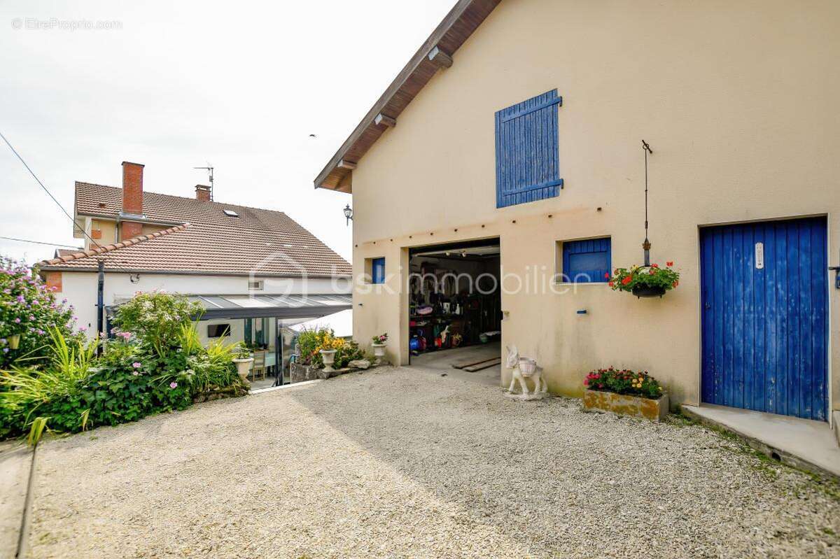 Maison de Maître - 7 pièces - 184m² - photo 3
