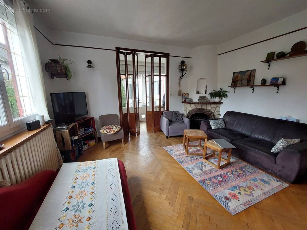 Maison à LA CHAUSSEE-SAINT-VICTOR