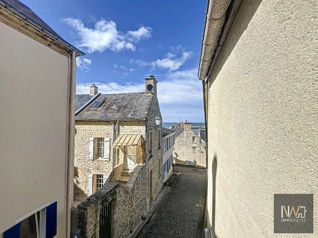 Maison à PORT-EN-BESSIN-HUPPAIN