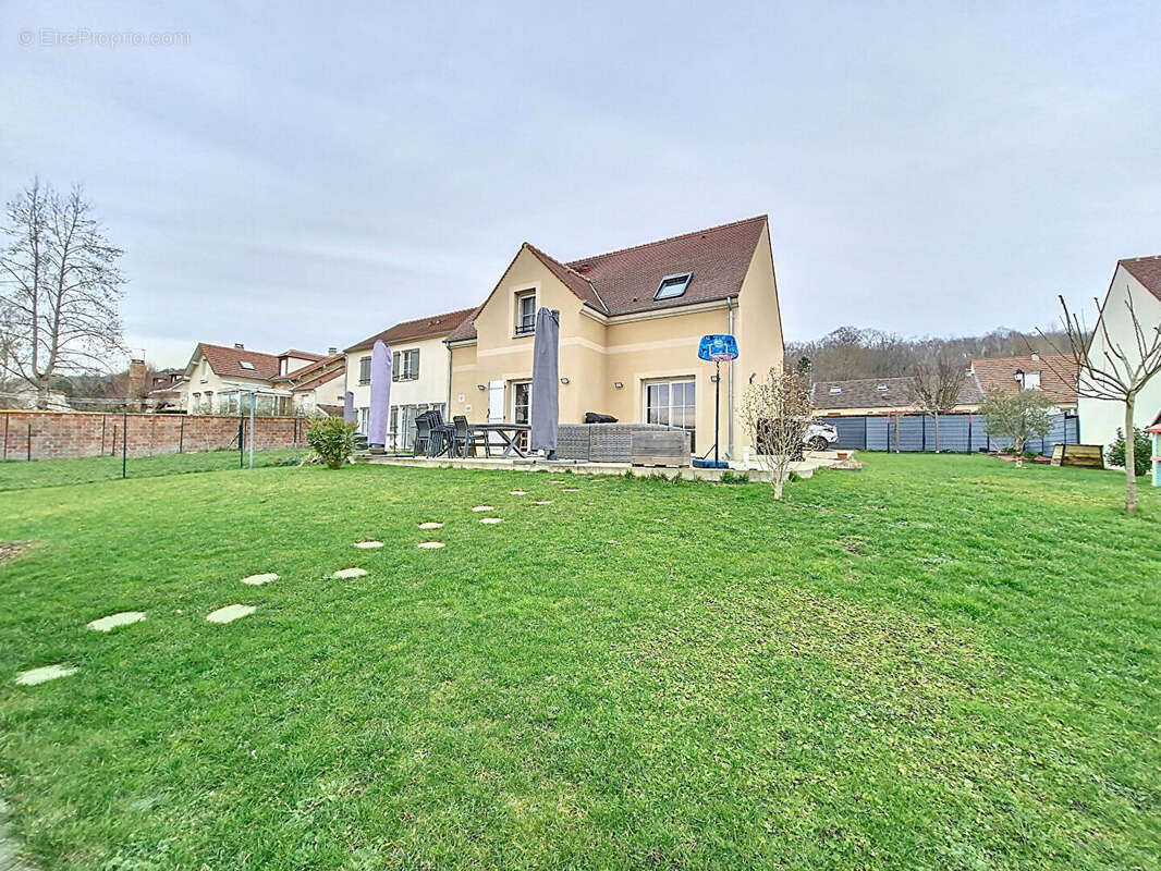 Maison à LE PERCHAY