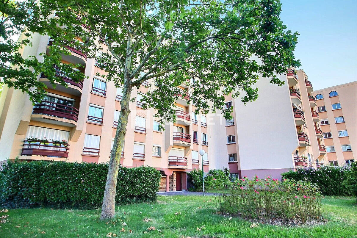 Appartement à GENNEVILLIERS
