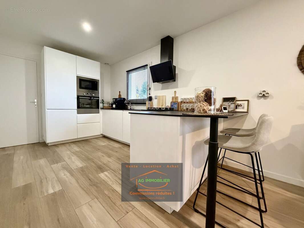 Maison à LA CHAPELLE-DES-FOUGERETZ