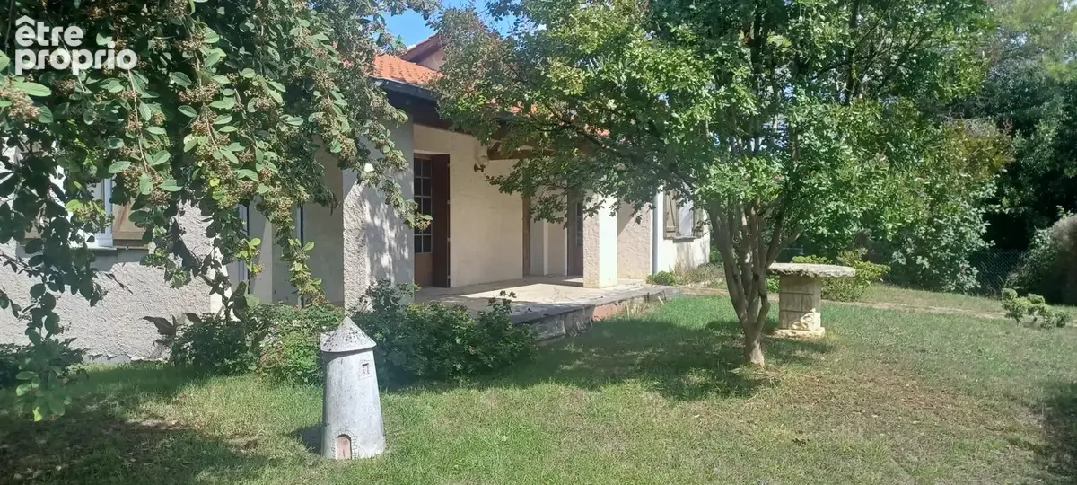 Maison à SAINT-NAZAIRE-DE-VALENTANE