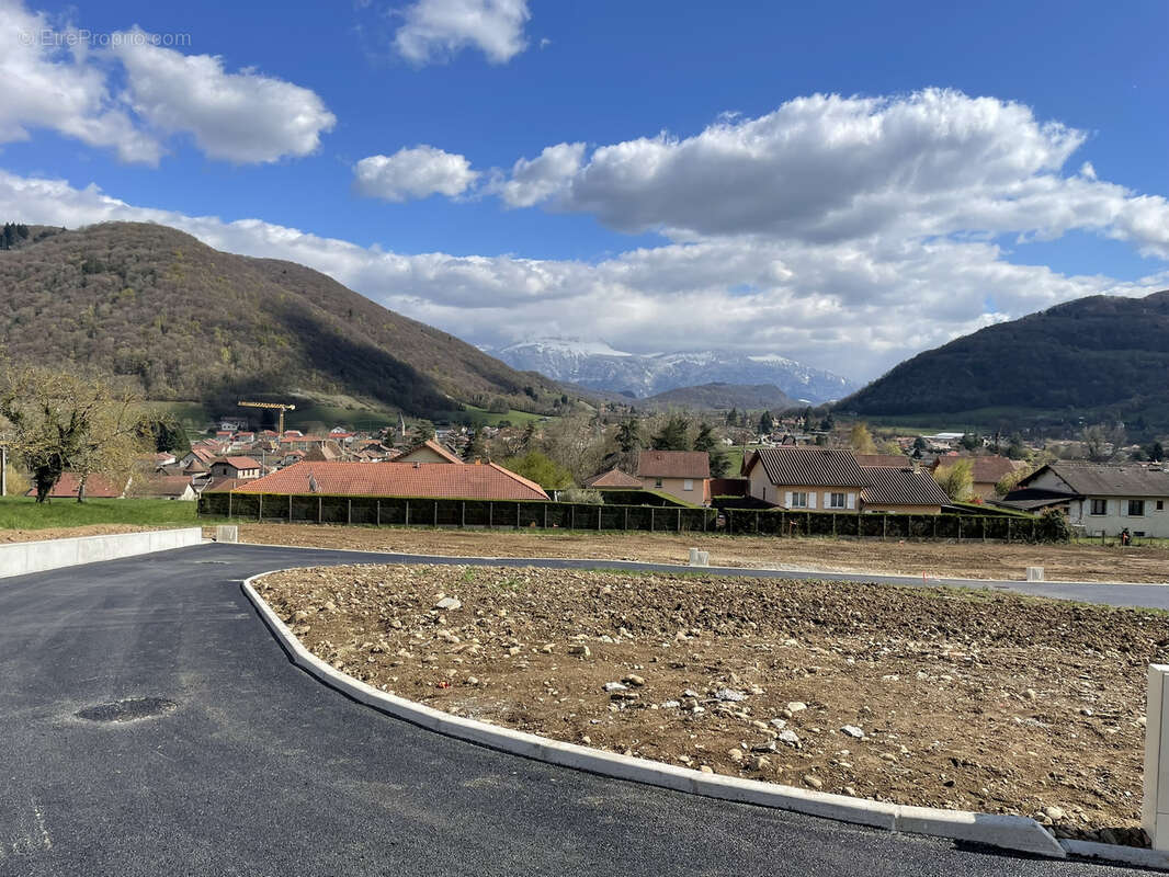 Terrain à CHIRENS