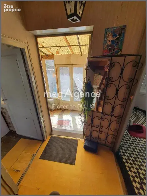 Maison avec patio et petit garage en centre ville - photo 5